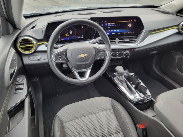 Used 2024 Chevrolet Trax LT w/ Driver Confidence Package FWD image 23