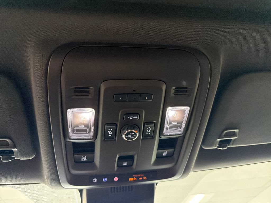 Used 2024 GMC Yukon SLT w/ SLT Premium Package RWD image 19