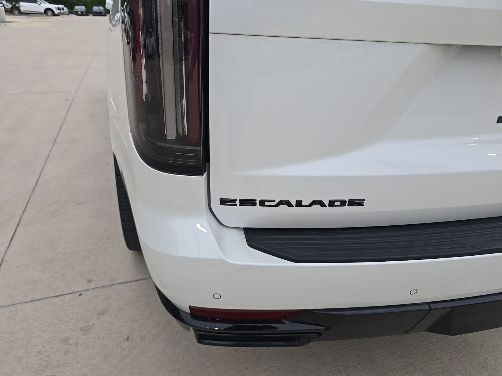 Used 2022 Cadillac Escalade Sport Platinum w/ LPO, ONYX Package AWD/4WD image 8