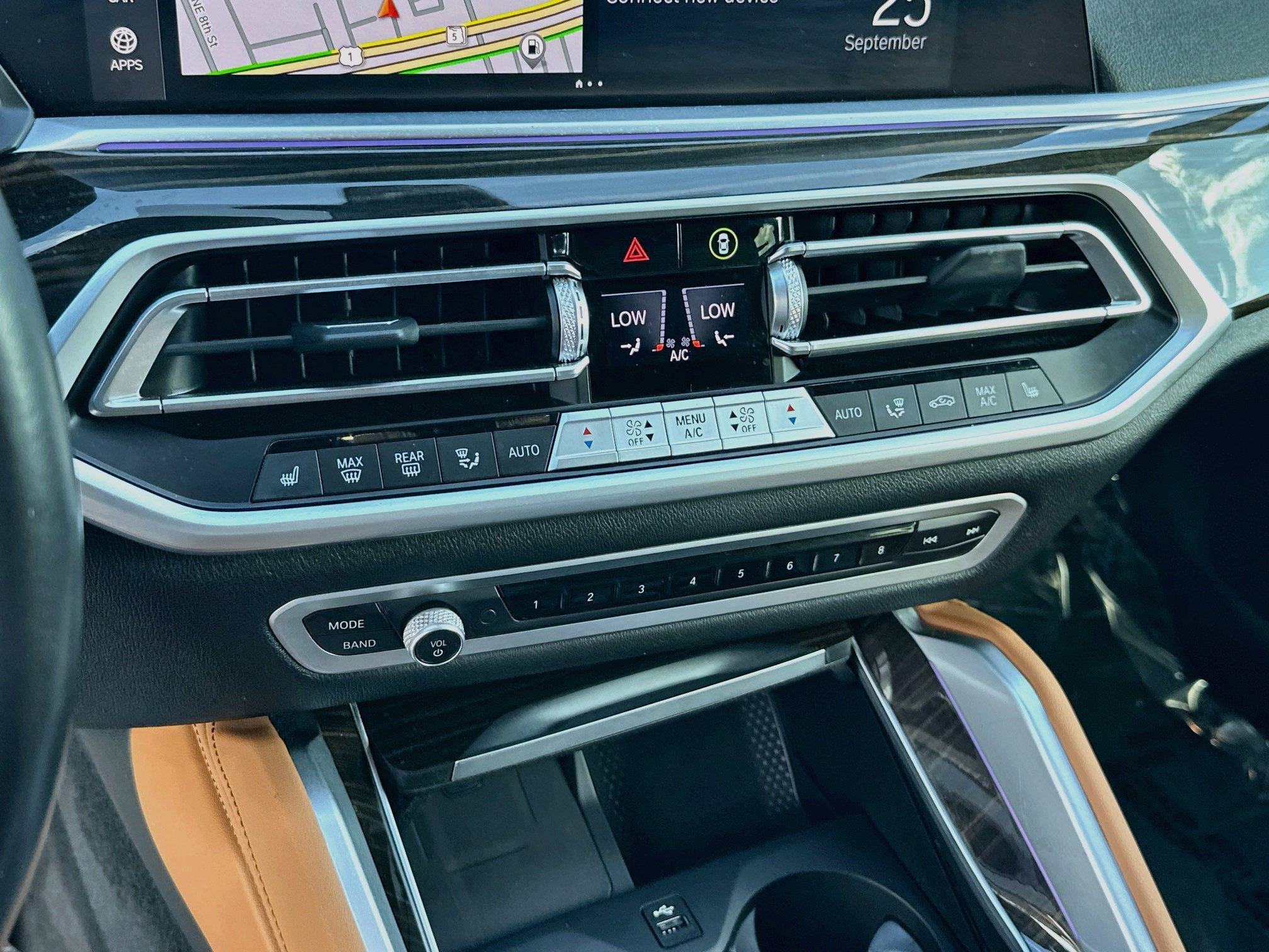Used 2023 BMW X6 xDrive40i w/ Executive Package AWD/4WD image 15