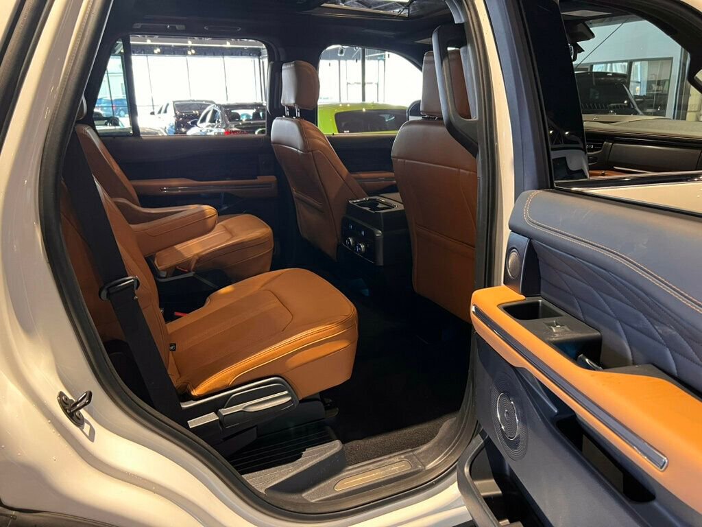 Used 2024 Ford Expedition Platinum image 14