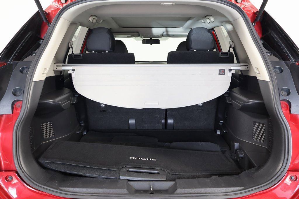Used 2017 Nissan Rogue SV FWD image 14