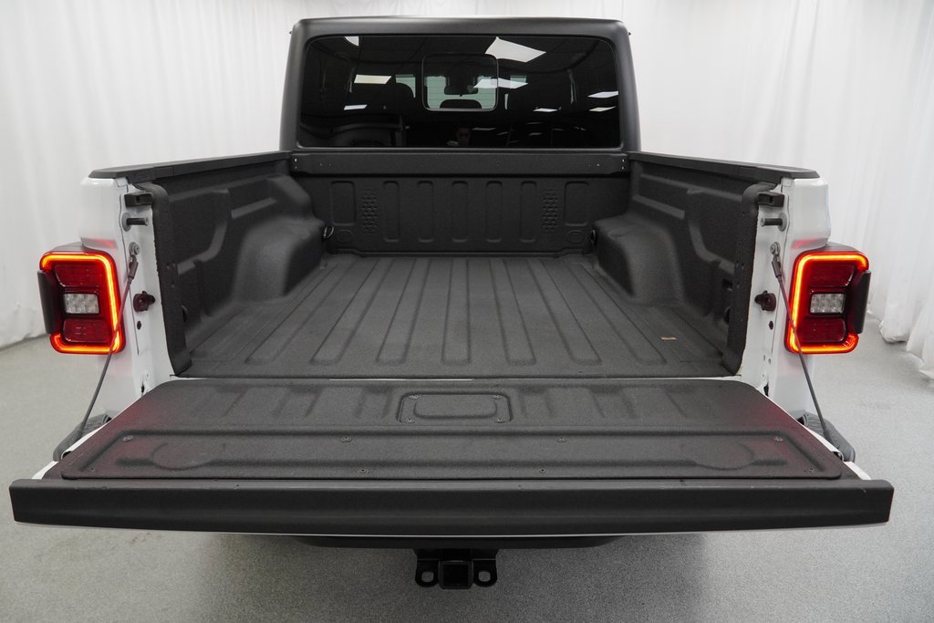 Certified 2024 Jeep Gladiator Sport image 40