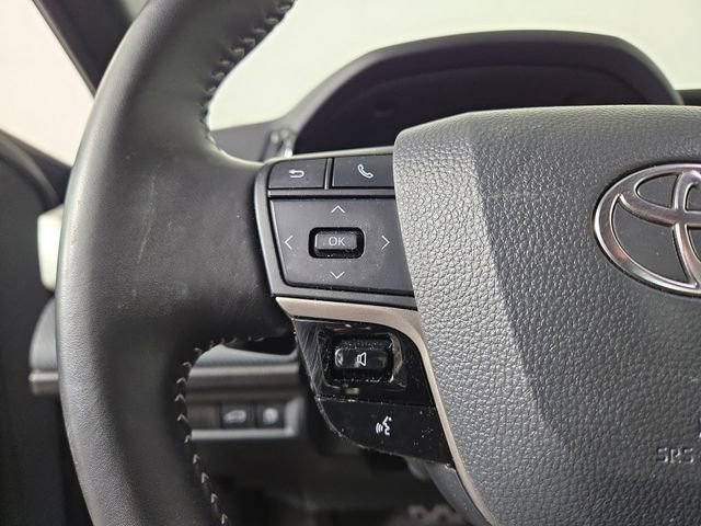 Used 2025 Toyota Camry SE image 22