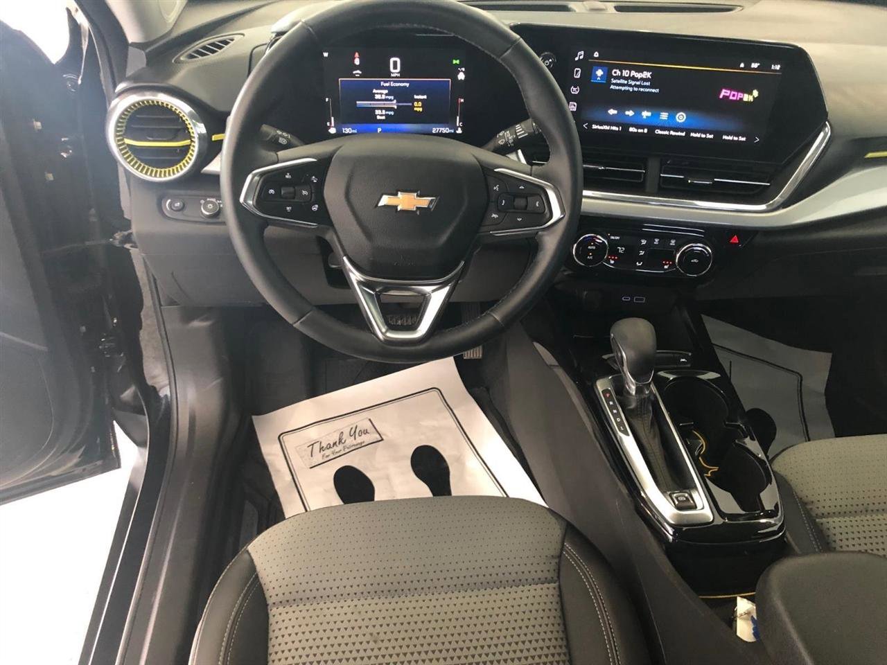 Used 2024 Chevrolet Trax LT w/ Driver Confidence Package FWD image 8