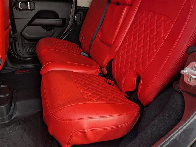 Used 2022 Jeep Wrangler Unlimited Sahara image 14