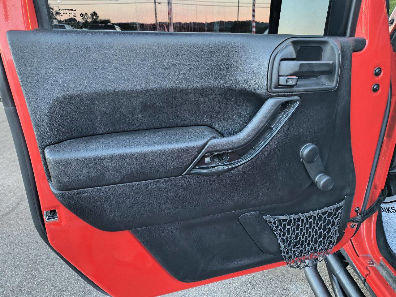 Used 2015 Jeep Wrangler Unlimited Sport image 16