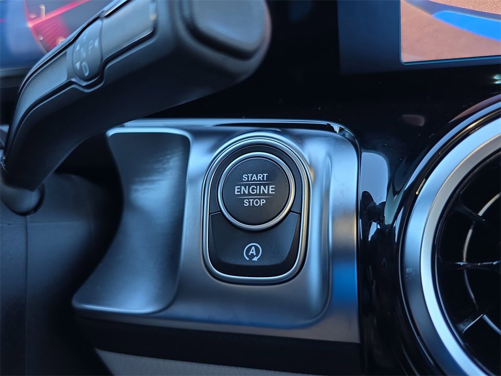 New 2026 Mercedes-Benz GLB 250 4MATIC image 25