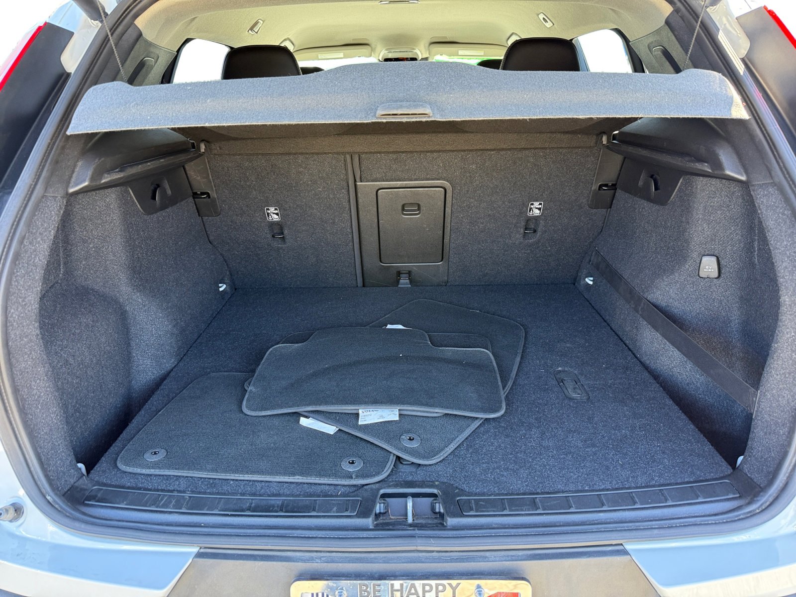 Used 2019 Volvo XC40 T5 Momentum image 17