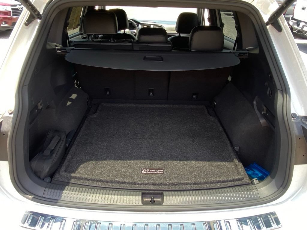 Used 2022 Volkswagen Tiguan SE R-Line AWD/4WD image 11
