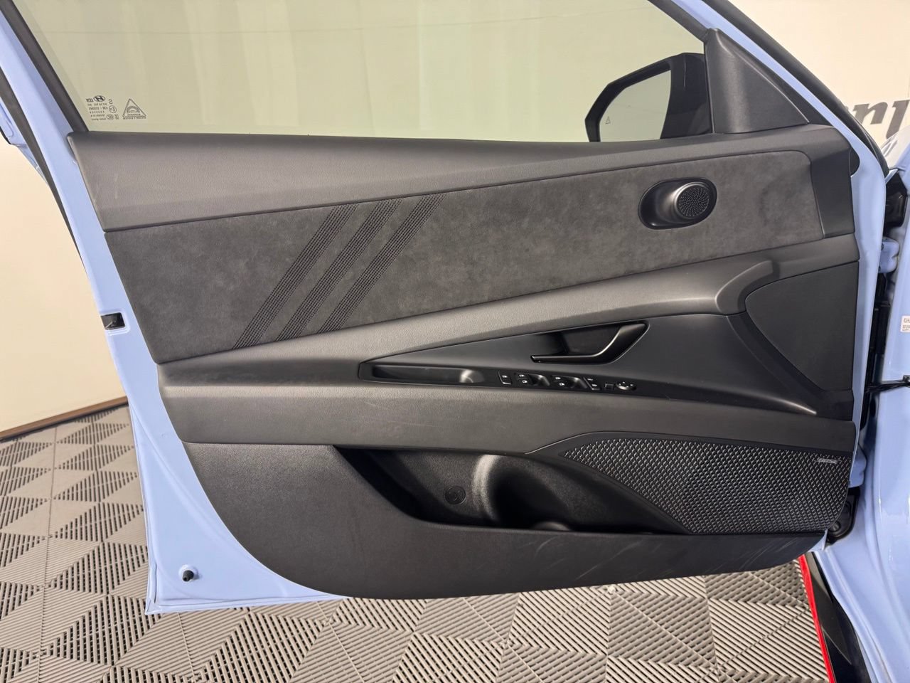 Used 2025 Hyundai Elantra N FWD image 9