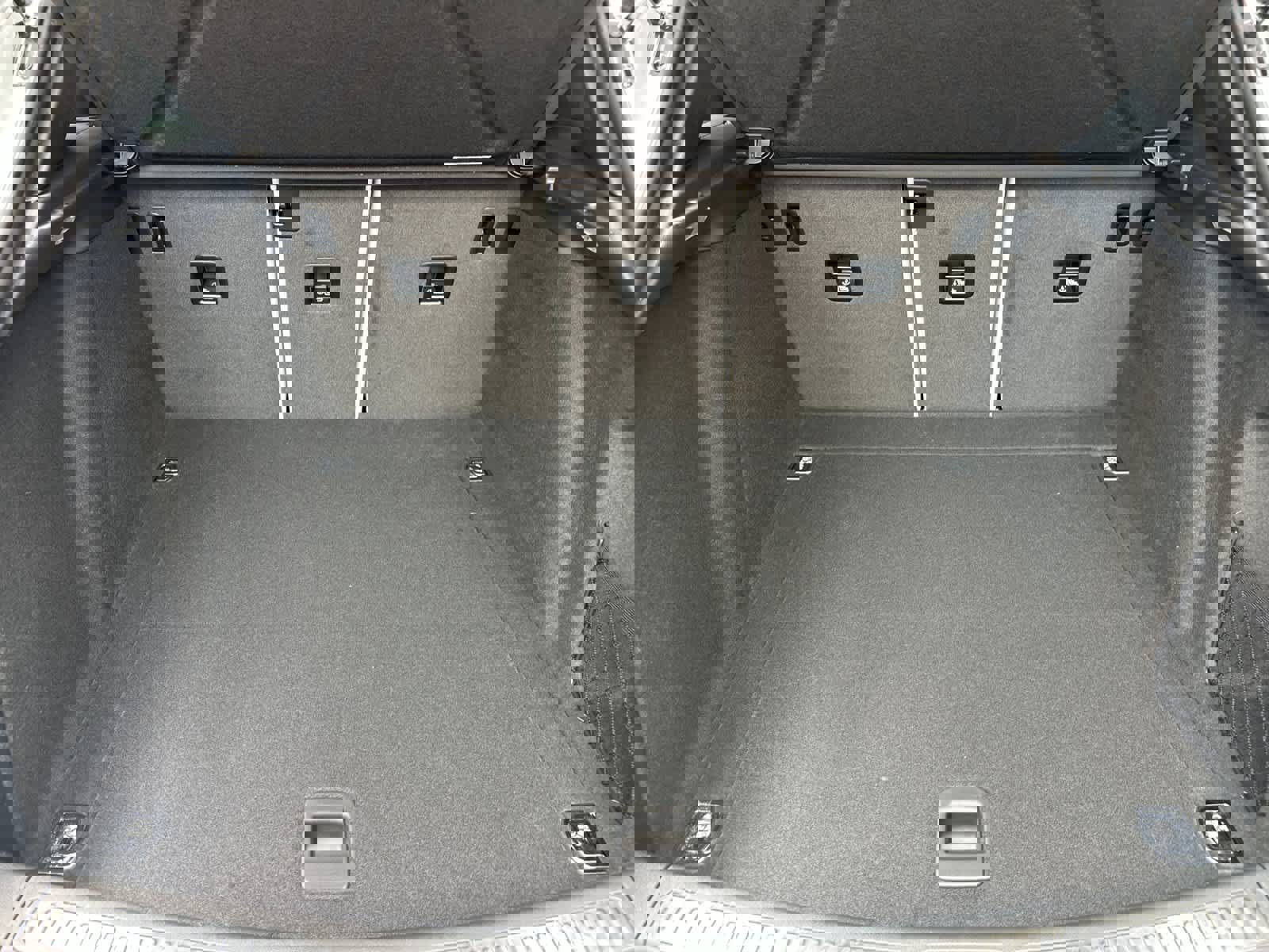 New 2026 Porsche Macan image 16