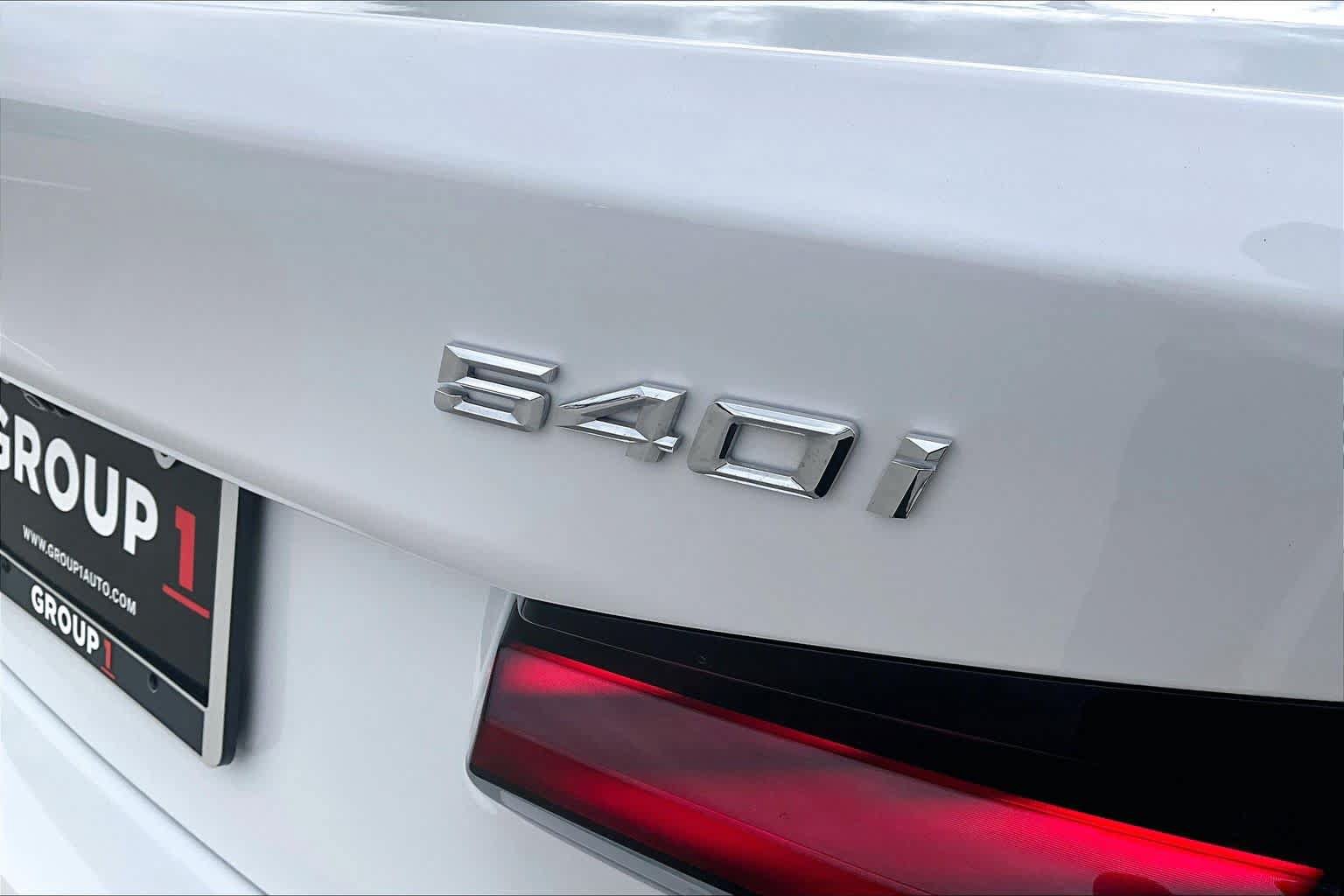 Used 2021 BMW 540i w/ Premium Package RWD image 9