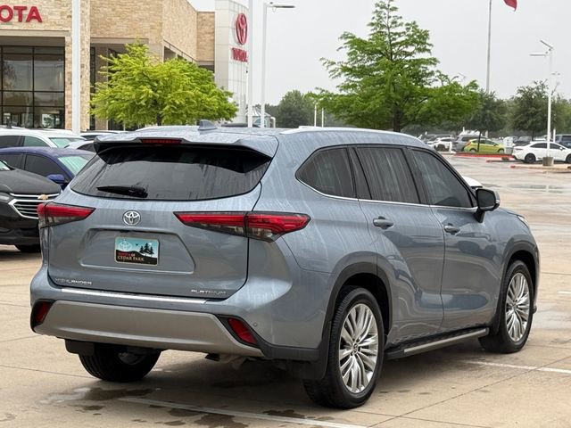 Used 2023 Toyota Highlander Platinum FWD image 5