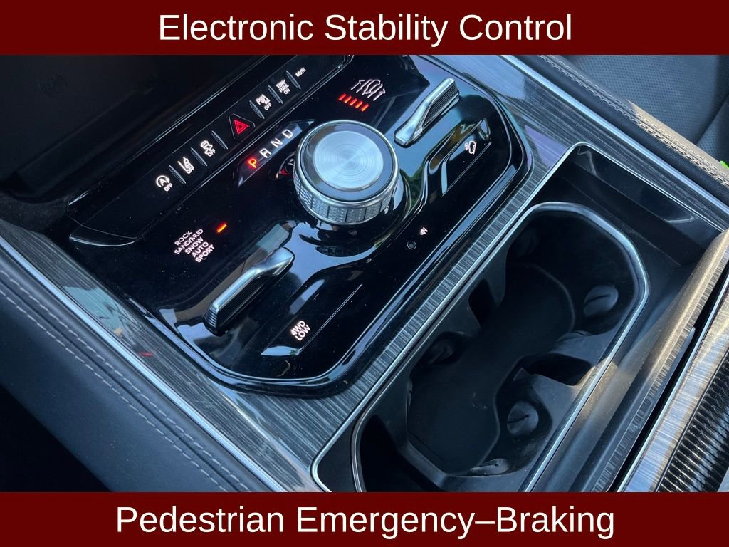 Used 2022 Jeep Wagoneer Series III w/ Flexible Seating Group image 13