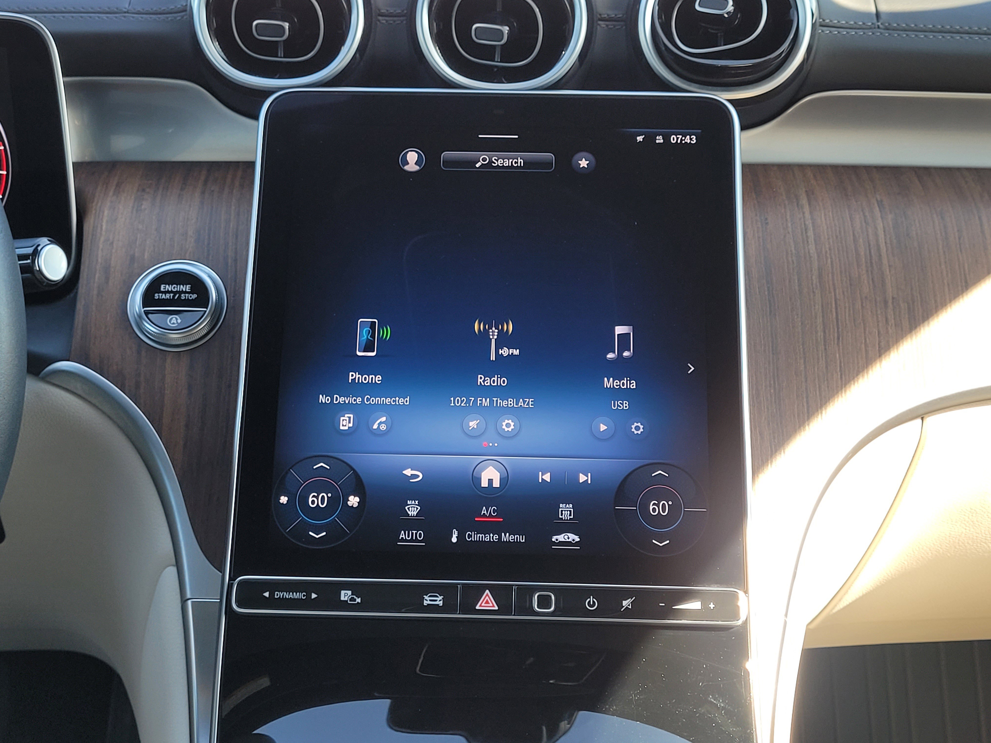 Used 2024 Mercedes-Benz GLC 300 4MATIC image 16