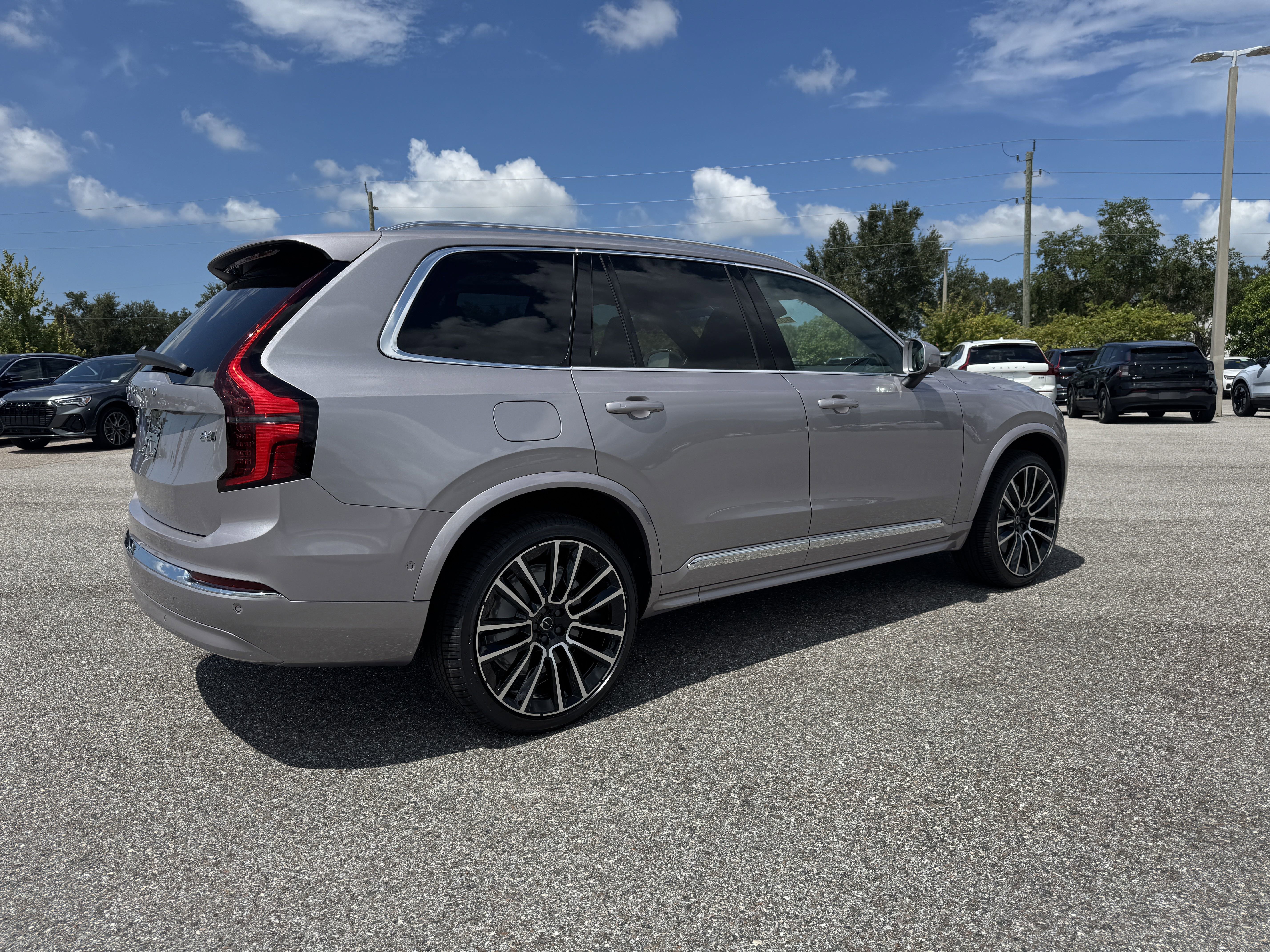 New 2026 Volvo XC90 B6 Plus image 3