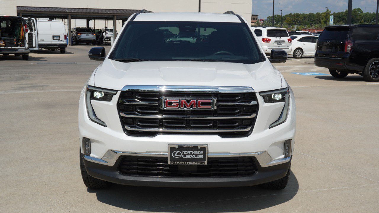 Used 2025 GMC Acadia Elevation w/ Elevation Premium Package FWD image 2