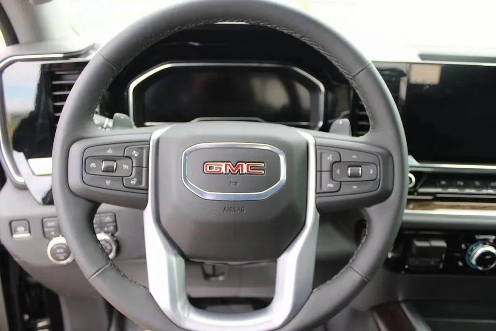 New 2025 GMC Sierra 1500 Elevation image 13