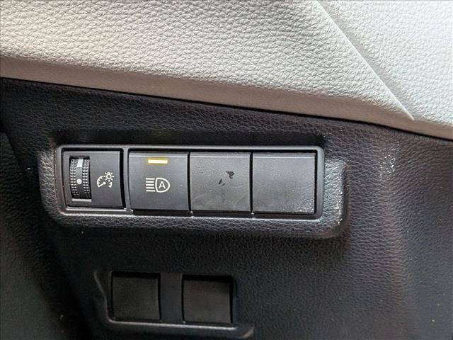 Used 2022 Toyota Corolla Cross L image 13