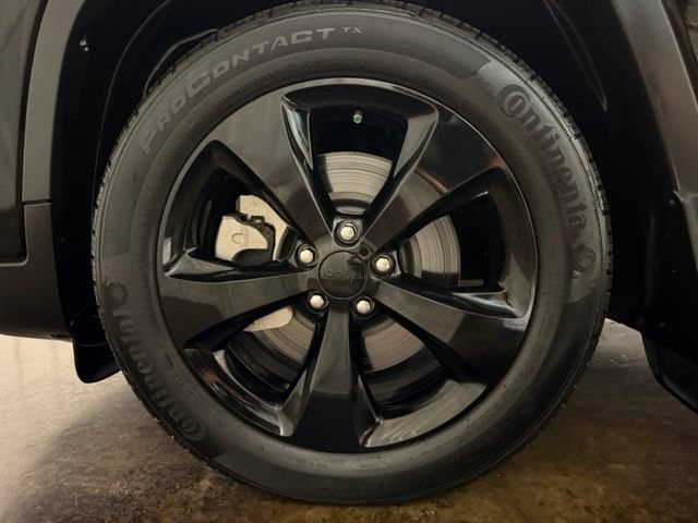 Used 2021 Jeep Cherokee Latitude Plus FWD image 10