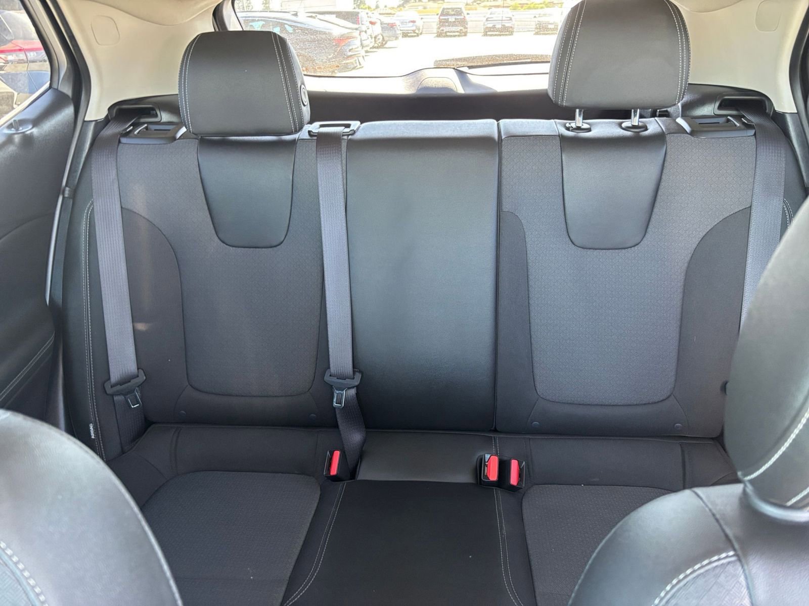 Used 2025 Buick Encore GX Preferred AWD/4WD image 36
