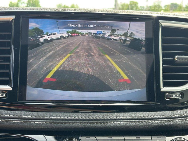 Used 2026 Chrysler Pacifica Limited FWD image 23