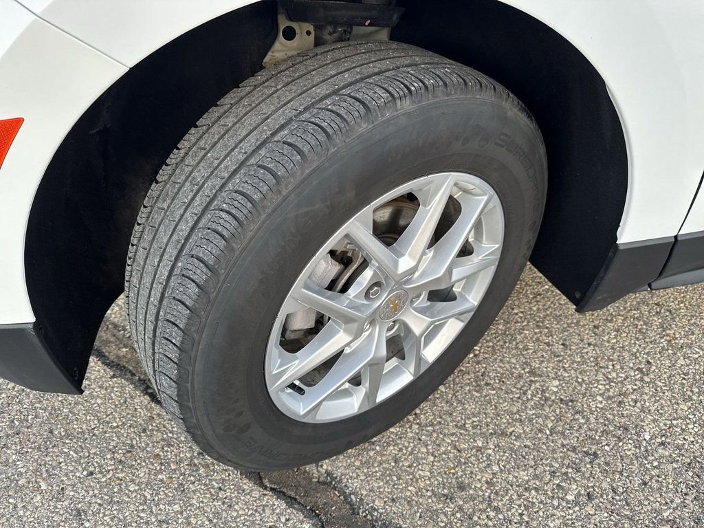 Certified 2024 Chevrolet Equinox LT image 2