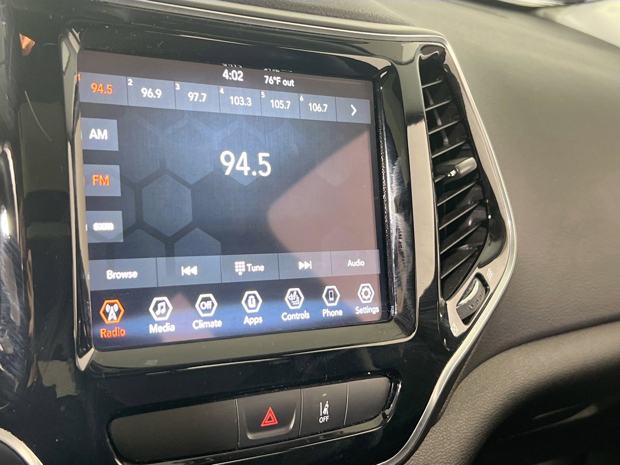 Used 2022 Jeep Cherokee Limited image 14