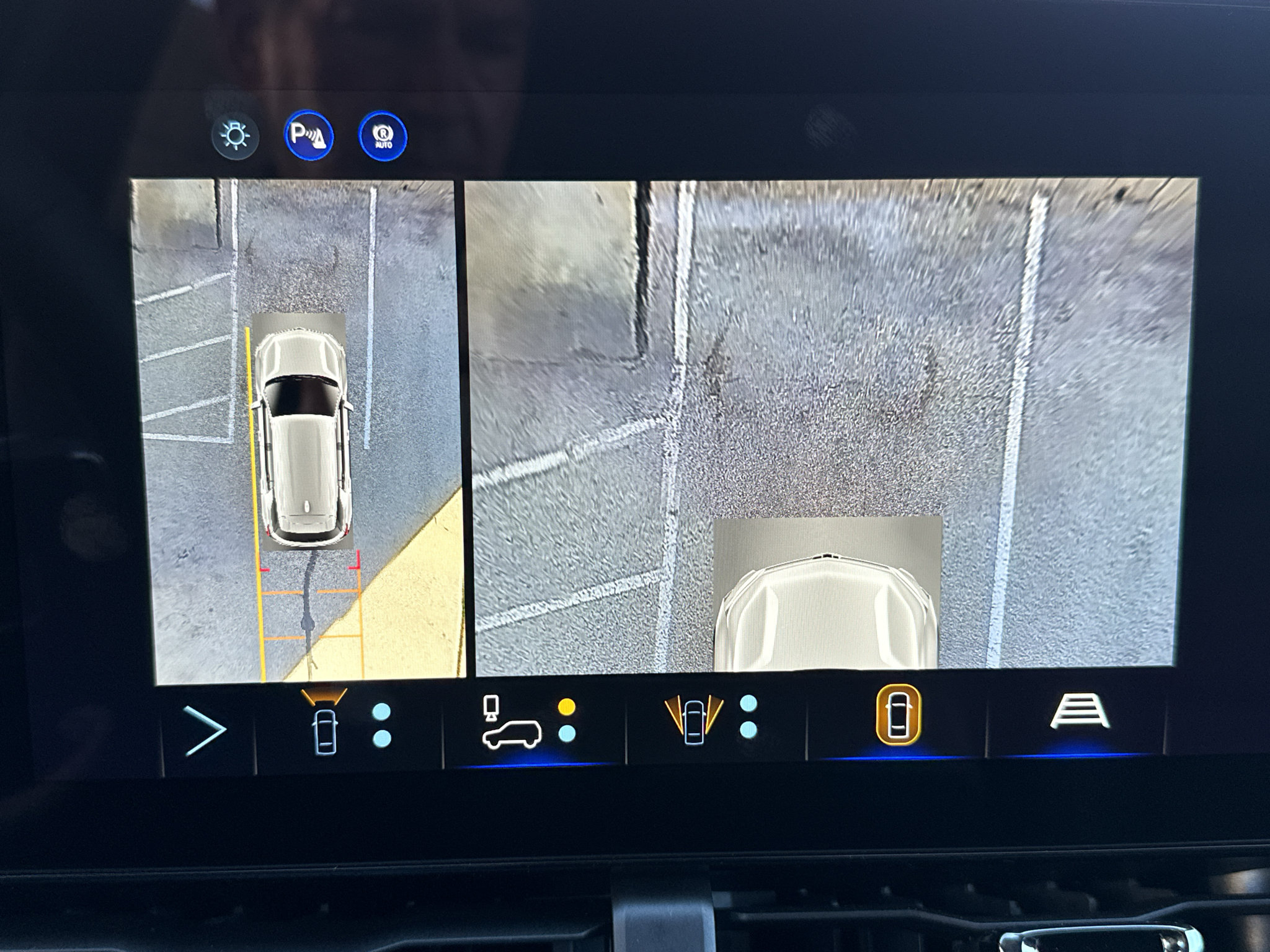 New 2027 Chevrolet Equinox RS w/ Safety and Technology Package AWD/4WD image 29