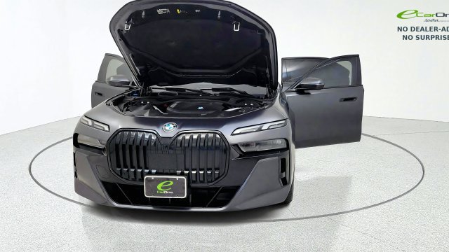 Used 2023 BMW 740i w/ Parking Assistance Package RWD image 13