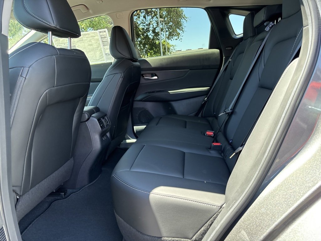 New 2025 Nissan Murano SV image 6