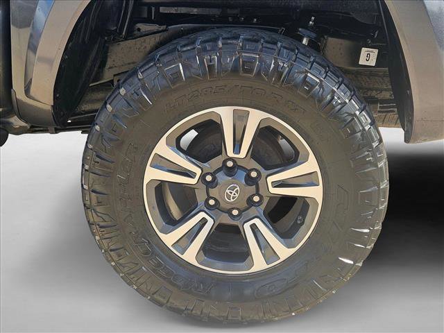 Used 2019 Toyota Tacoma TRD Sport AWD/4WD image 23
