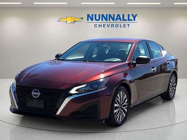 Used 2025 Nissan Altima 2.5 SV