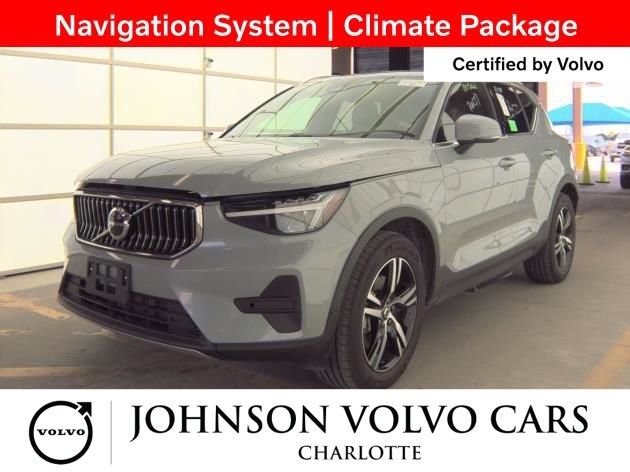 Used 2025 Volvo XC40 B5 Core AWD/4WD image 3