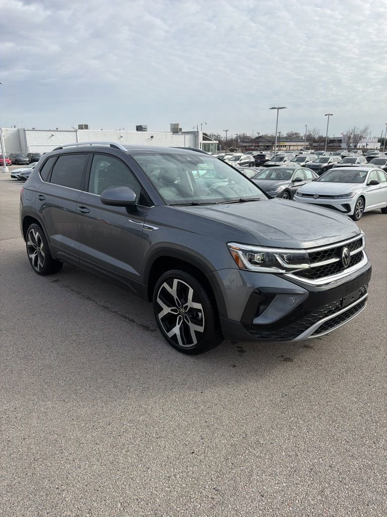 Certified 2023 Volkswagen Taos SEL image 1