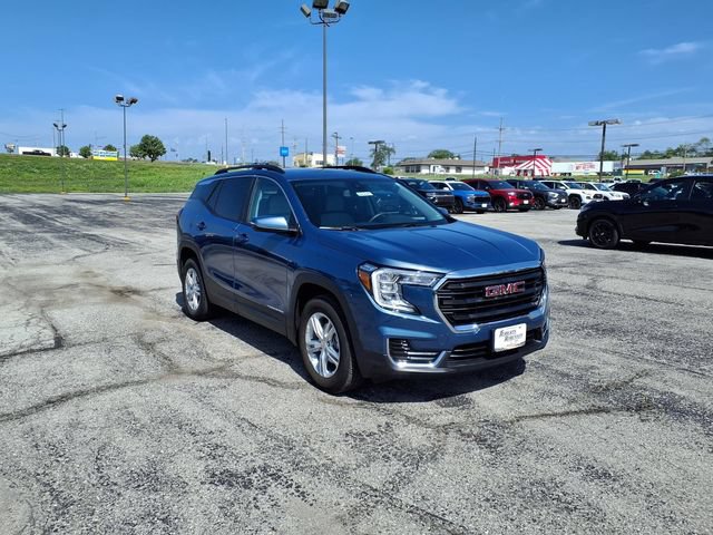 Used 2024 GMC Terrain SLE w/ Driver Convenience Package AWD/4WD image 3