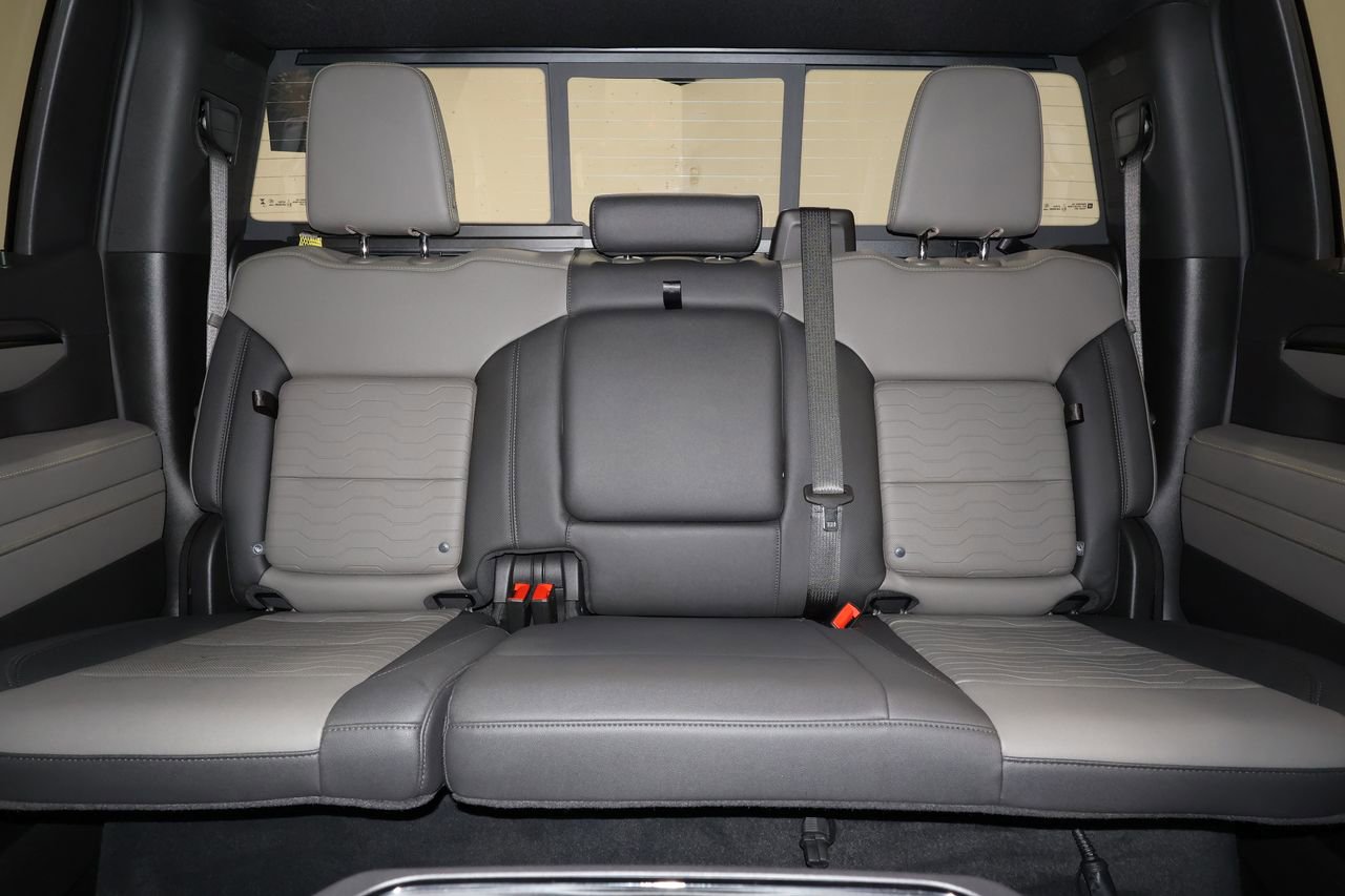 Used 2025 Chevrolet Silverado 1500 ZR2 w/ Technology Package image 32