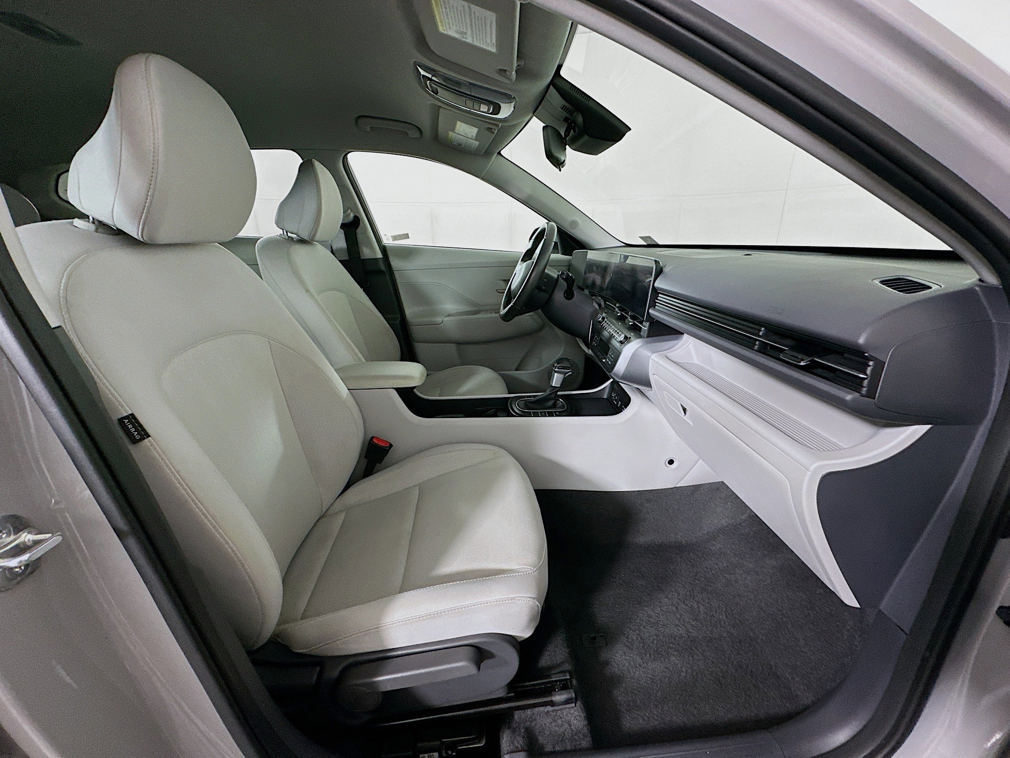 Used 2025 Hyundai Kona SEL image 29