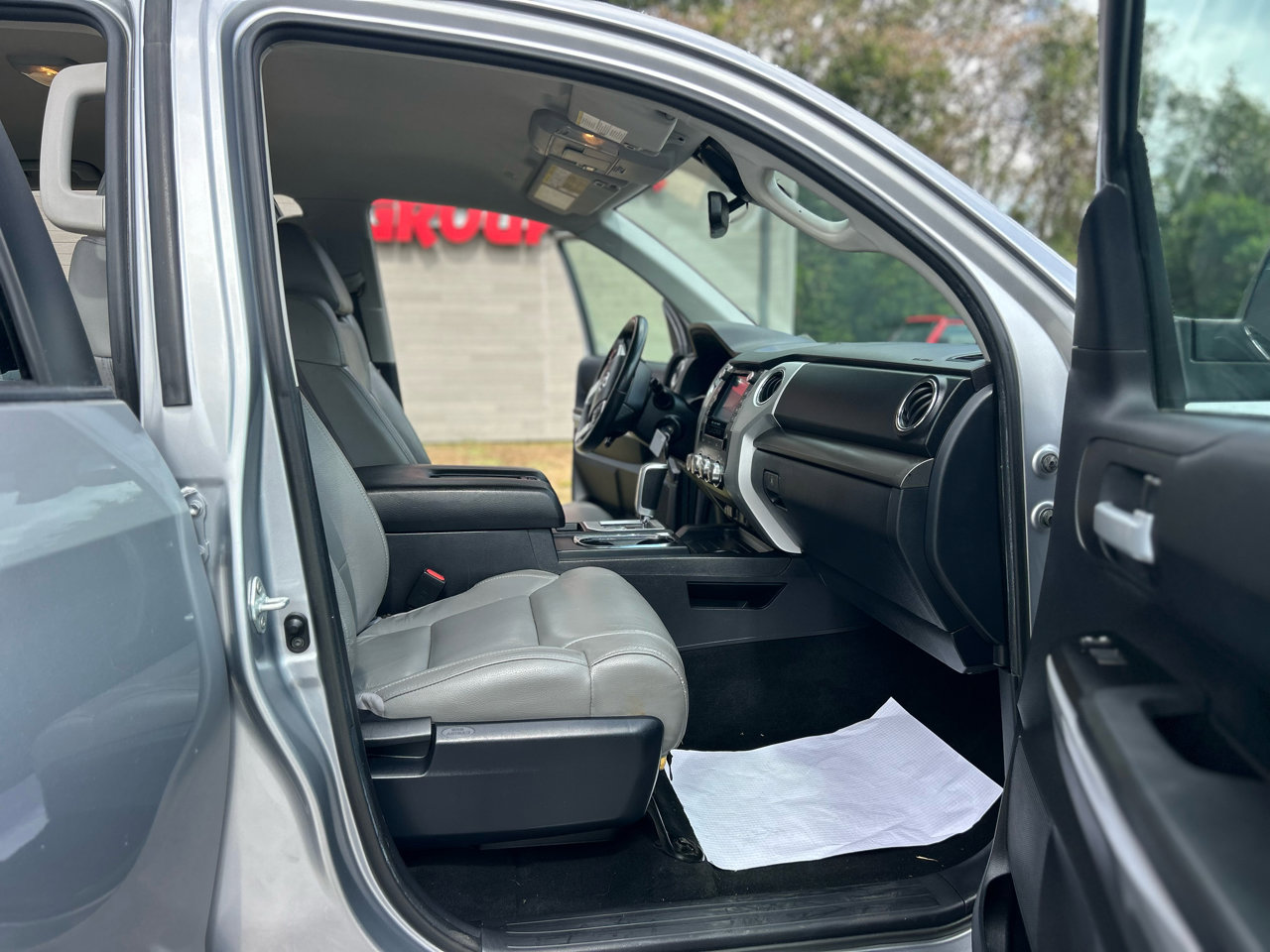 Used 2021 Toyota Tundra SR5 w/ SR5 Leather Package image 13