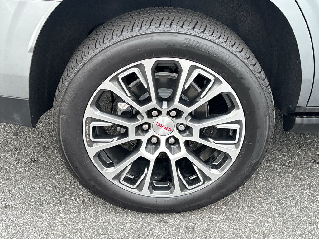 Used 2026 GMC Yukon Denali w/ Sun & Power Step Package AWD/4WD image 33