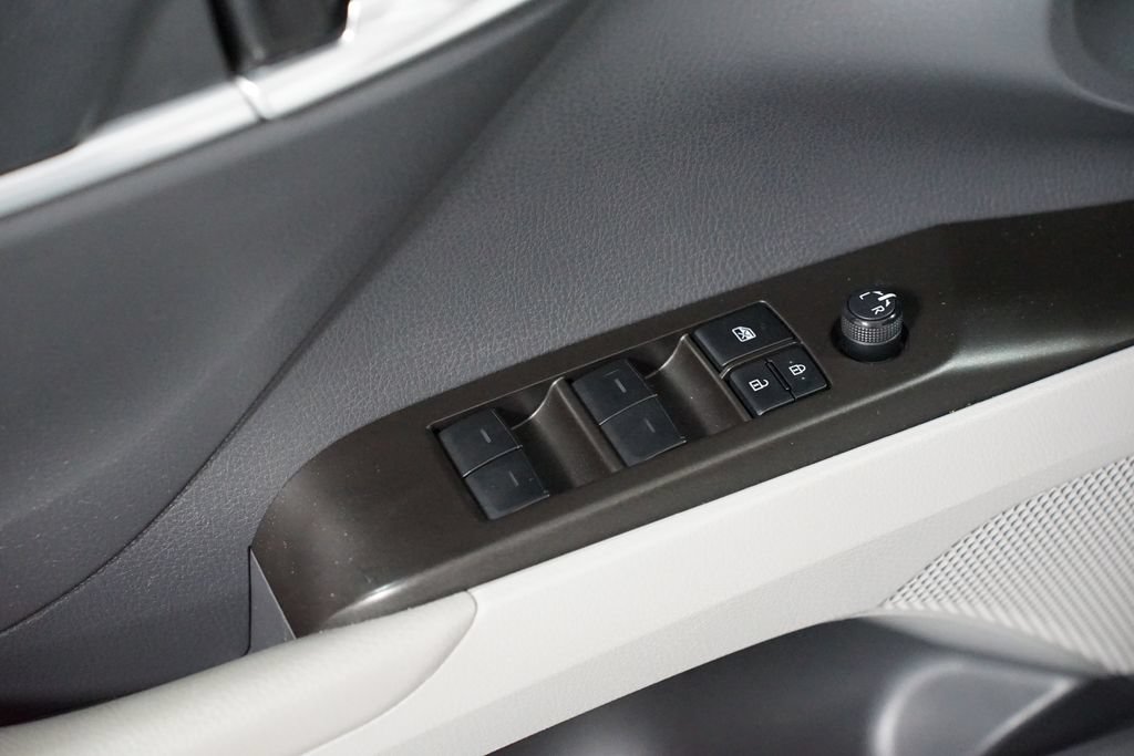 Used 2022 Toyota Camry SE FWD image 29