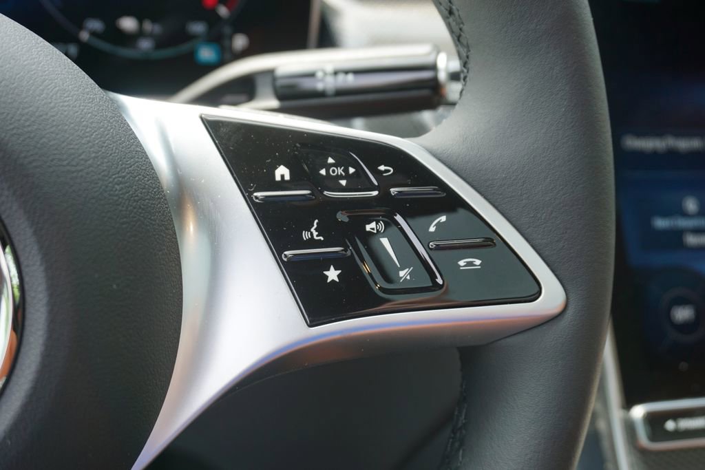 Certified 2025 Mercedes-Benz GLC 350e 4MATIC image 20