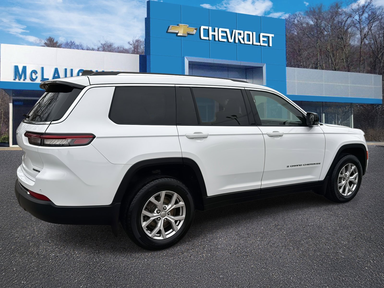Used 2021 Jeep Grand Cherokee L Limited w/ MOPAR Finishing Package image 3
