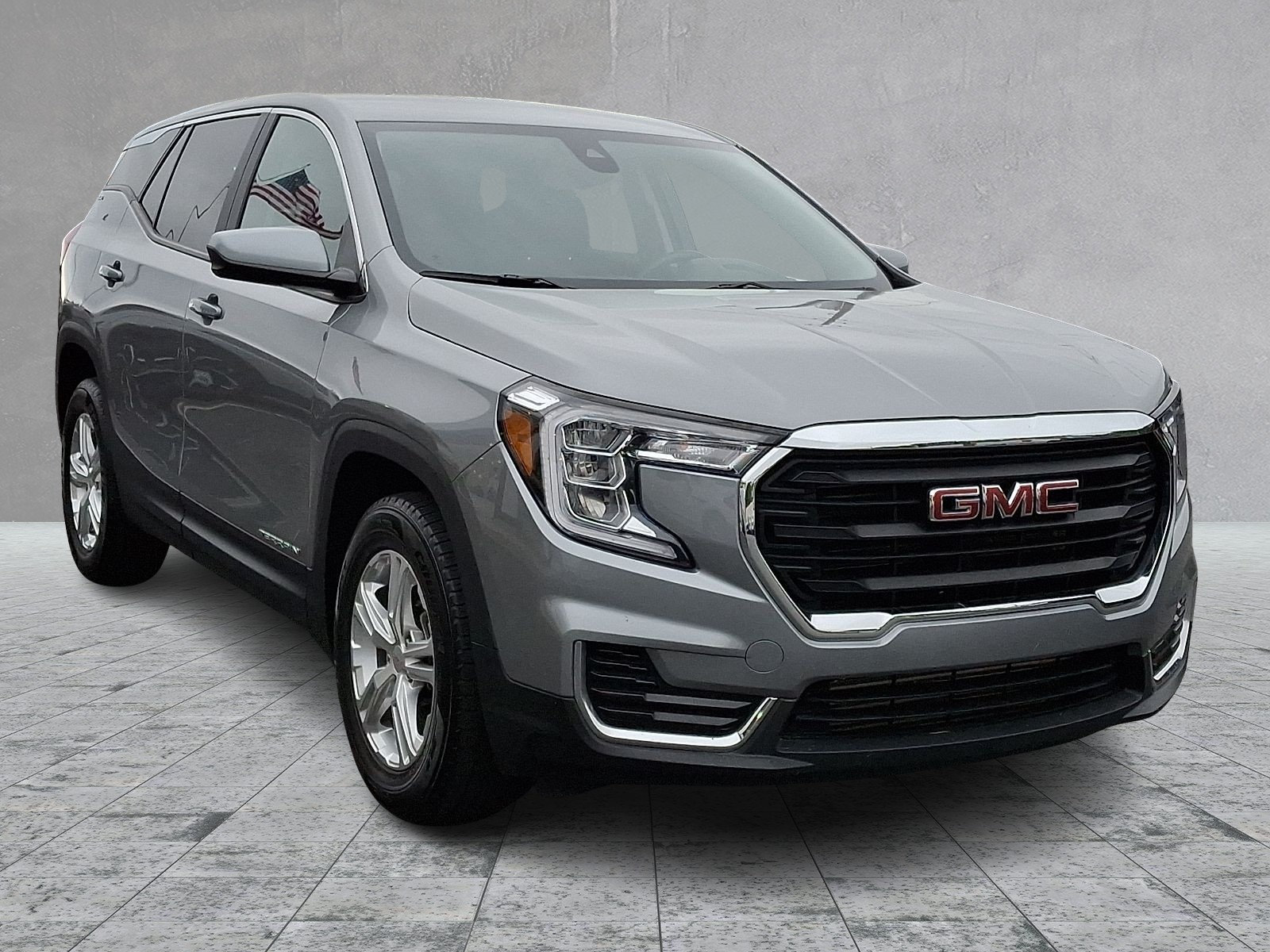 Certified 2024 GMC Terrain SLE FWD image 3