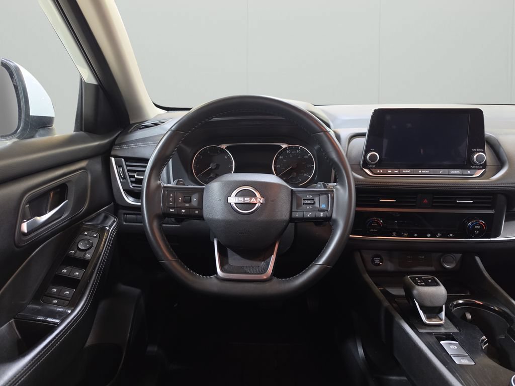 Used 2025 Nissan Rogue SV AWD/4WD image 18