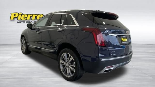 Used 2025 Cadillac XT5 Premium Luxury image 2
