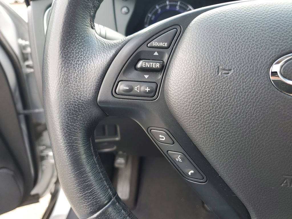 Used 2017 INFINITI QX50 2WD w/ Deluxe Touring Package image 16