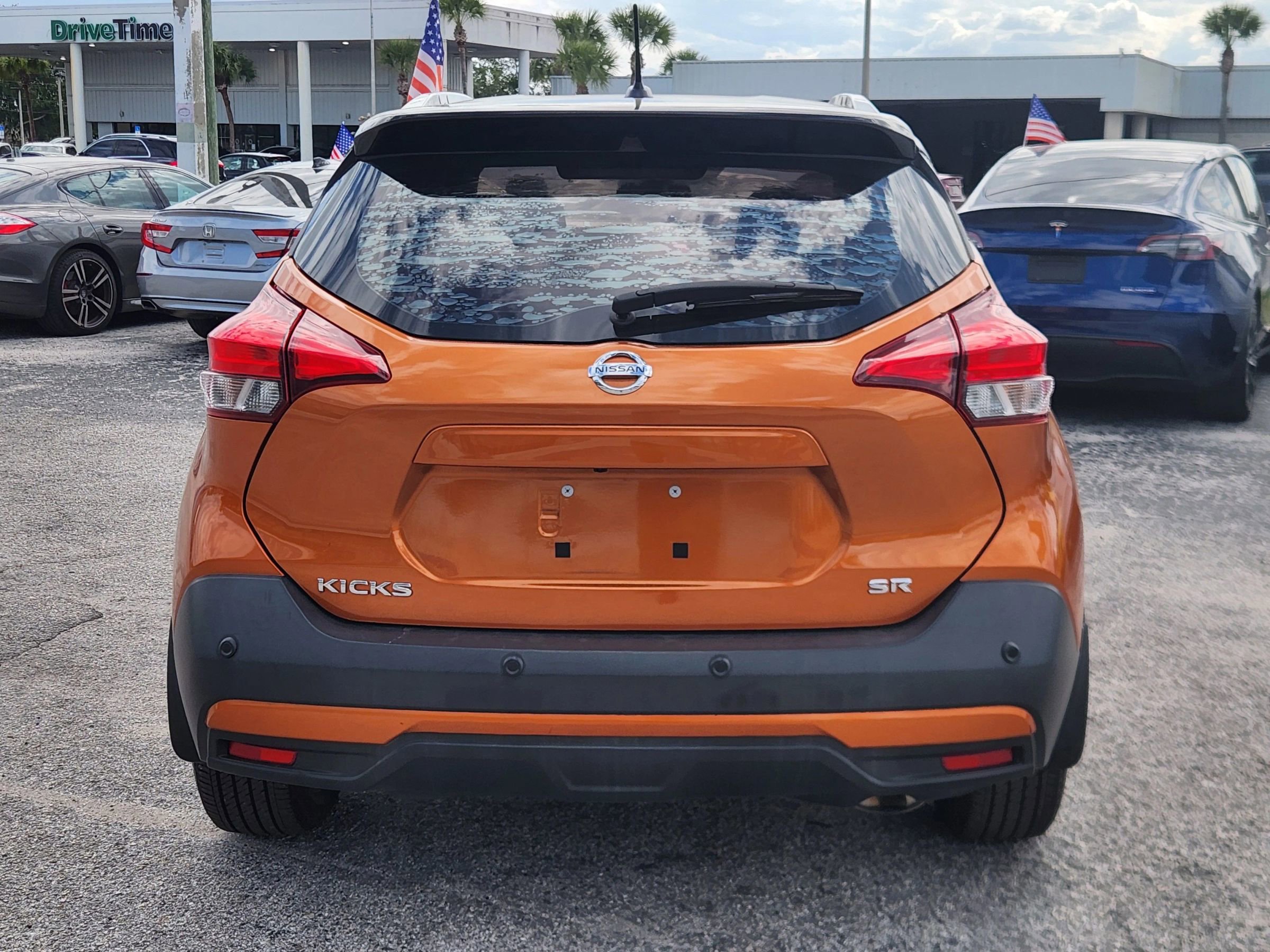 Used 2020 Nissan Kicks SR w/ SR Premium Package FWD image 6