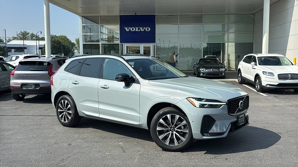 Certified 2025 Volvo XC60 B5 Plus AWD/4WD image 2